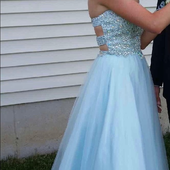 Prom dress - Picture 4 of 4